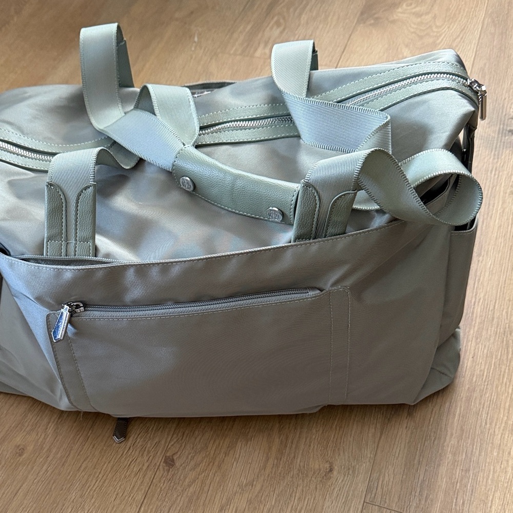 House of Harlow 1960 Green travel/carry on bag.